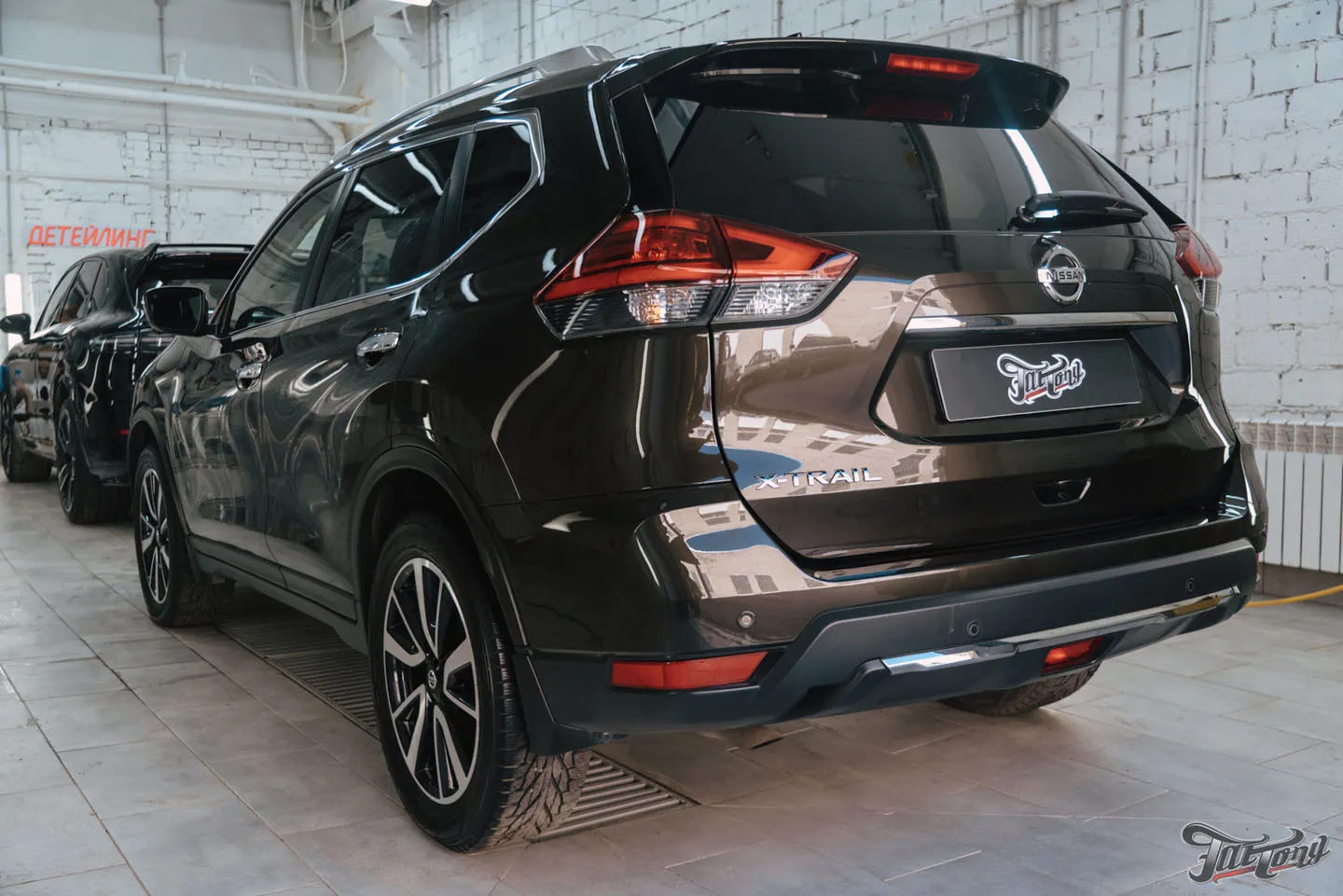 Полировка кузова с покрытием керамикой и мойка подкапотного пространства для Nissan X-trail